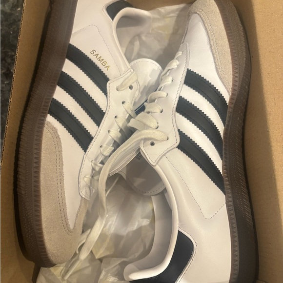 Adidas Samba White and Black Shoes - Picture 5 of 5